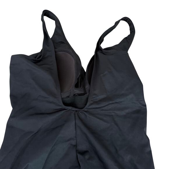 Miraclesuit Crossover with Mesh One Piece Swimsuit 16 Black Plus Size - Picture 5 of 9